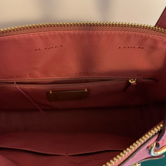 Purple coach purse - Picture 4 of 7